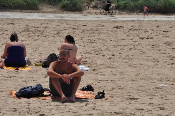 Curtindo praia no lago Michigan, em Chicago, estado de Illinois, nos Estados Unidos